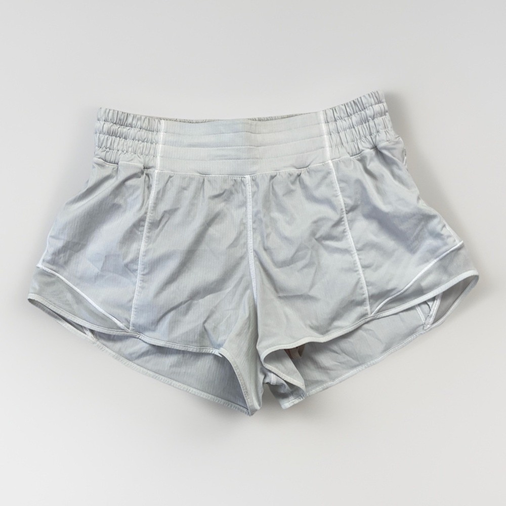 Lululemon Hotty Hot Short *High-Rise 2.5" Women's 8 White W7AY1R